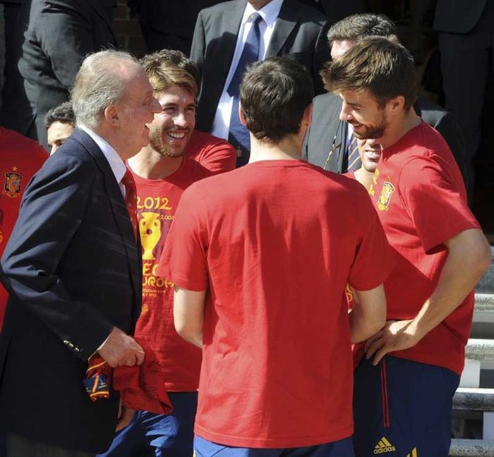 17h, các tuyển thủ đến diện kiến Quốc vương Juan Carlos I cùng các thành viên Hoàng gia